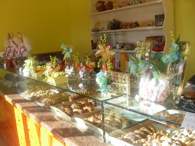 Le confezioni pasquali delle Uova e delle Colombe del panificio Indaco di C dei Coppi ad ASti